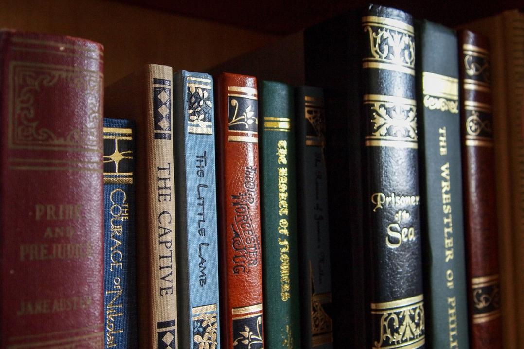 Wie können Buchbesprechungen zum Erhalt und zur Wertschätzung des literarischen Erbes beitragen?